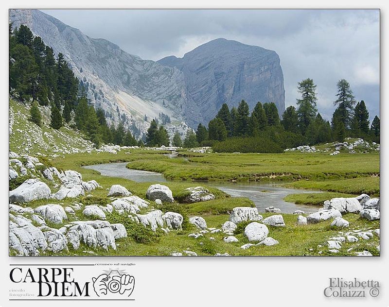 Tra i verdi prati dell'Alta Badia.jpg